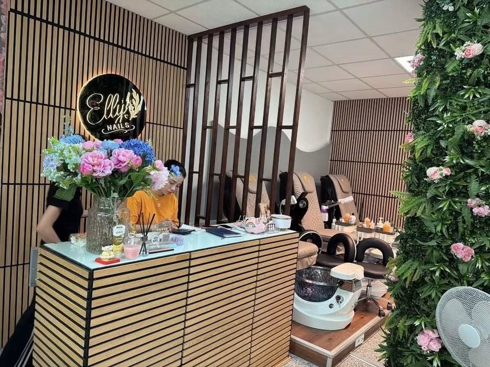 Elly Nails Nagelstudio in Frankfurt Ostend an der Hanauer Landstraße 44